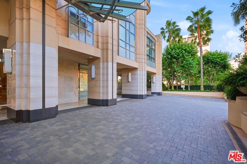 Condo in Los Angeles, California, United States 2 - 18705297