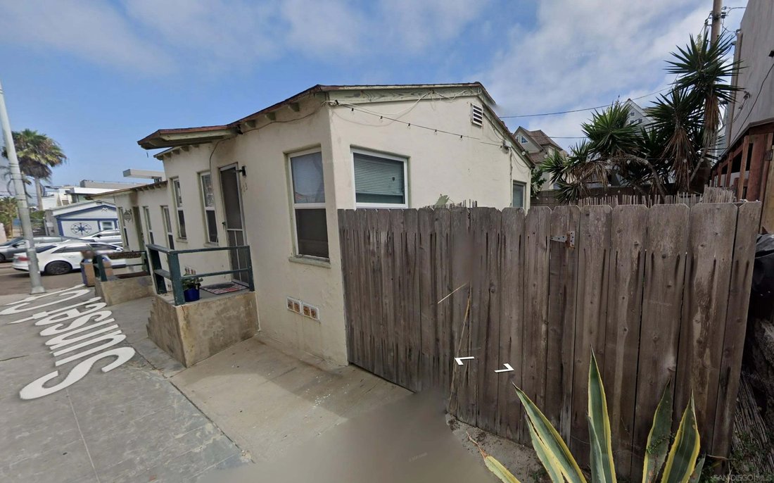San Diego, California, United States 1 - 18705889