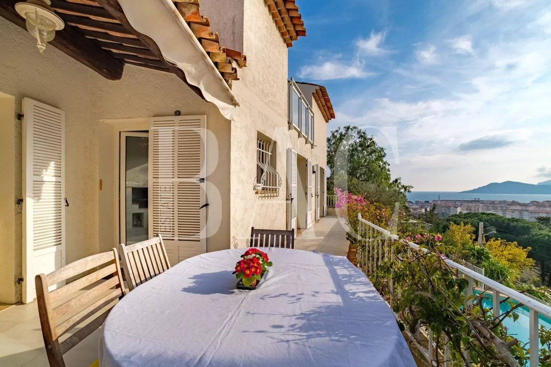 Villa in Croix des Gardes, Cannes, France 3 - 15622362
