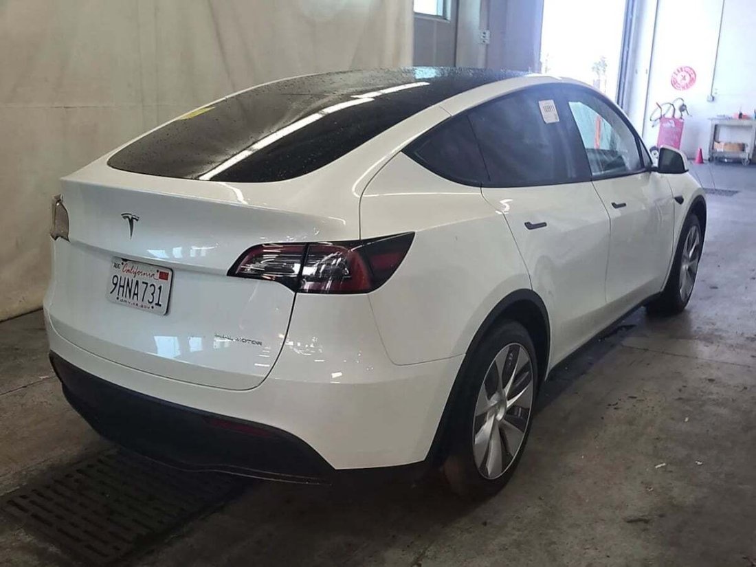 Suv in Newport Beach, CA, United States 5 - 18710555