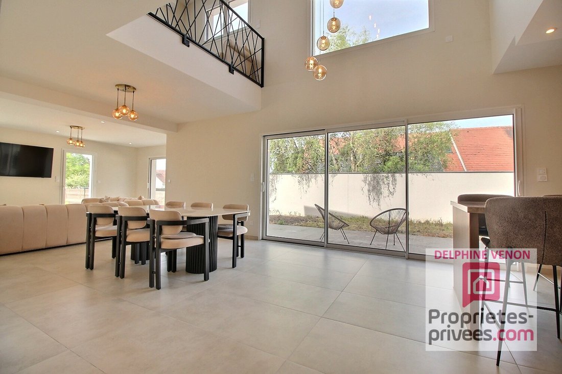 Villa in Chateauneuf-sur-Loire, Centre-Val de Loire, France 4 - 18709596