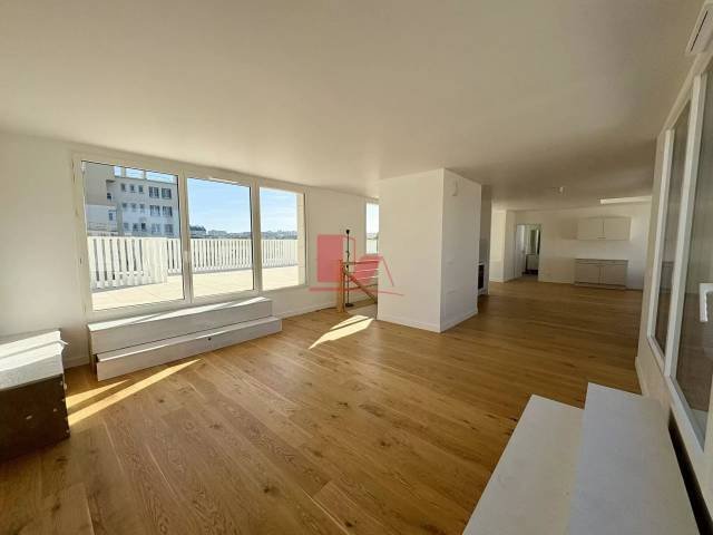 Apartment in Espaces Jeunes, Issy-les-Moulineaux, France 2 - 16329053