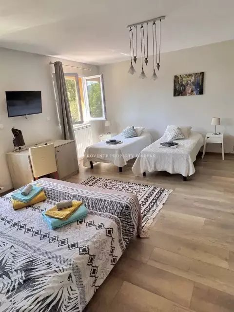 Townhouse in Villecroze, Provence-Alpes-Côte d'Azur, France 3 - 16246882