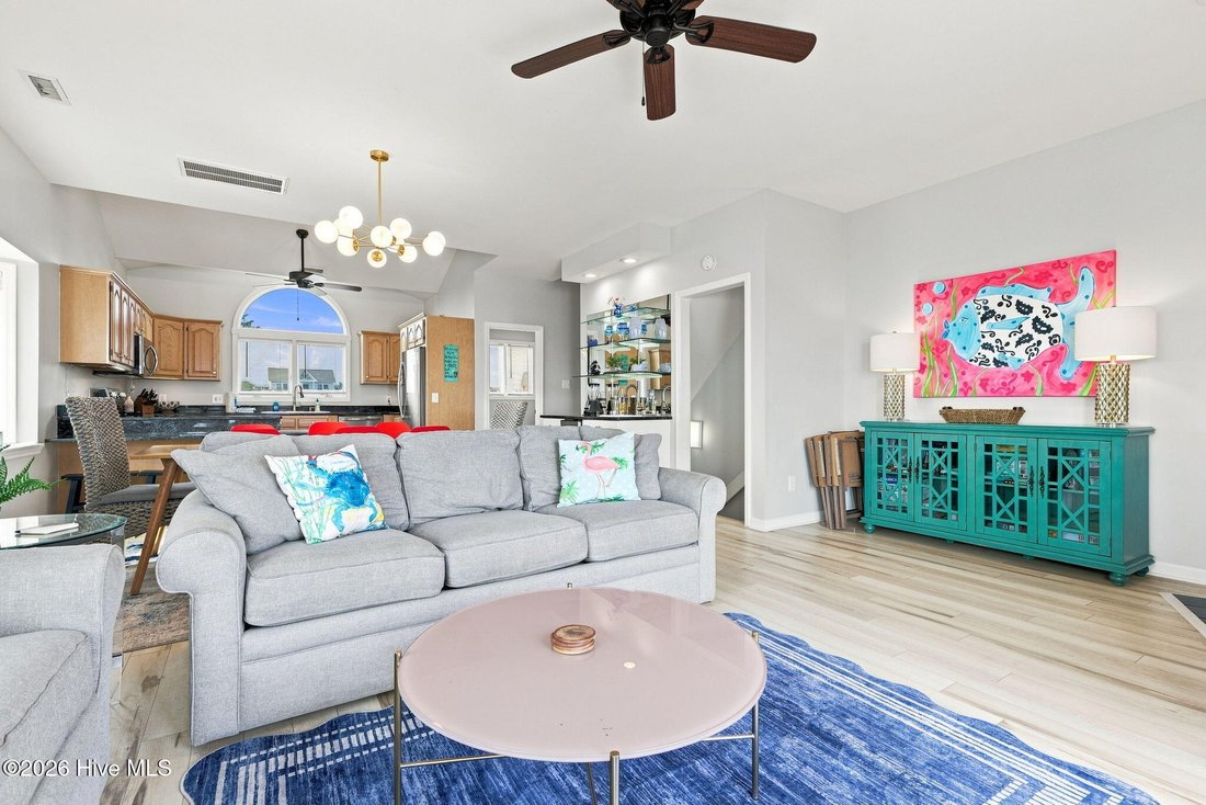 Condo in Emerald Isle, North Carolina, United States 5 - 18706095