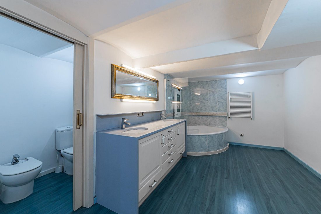 Apartment in Sarrià-Sant Gervasi, Barcelona, Spain 3 - 18302734