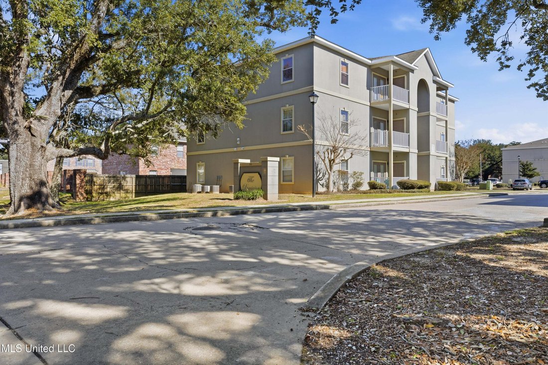 Ocean Springs, Mississippi, United States 1 - 18703138