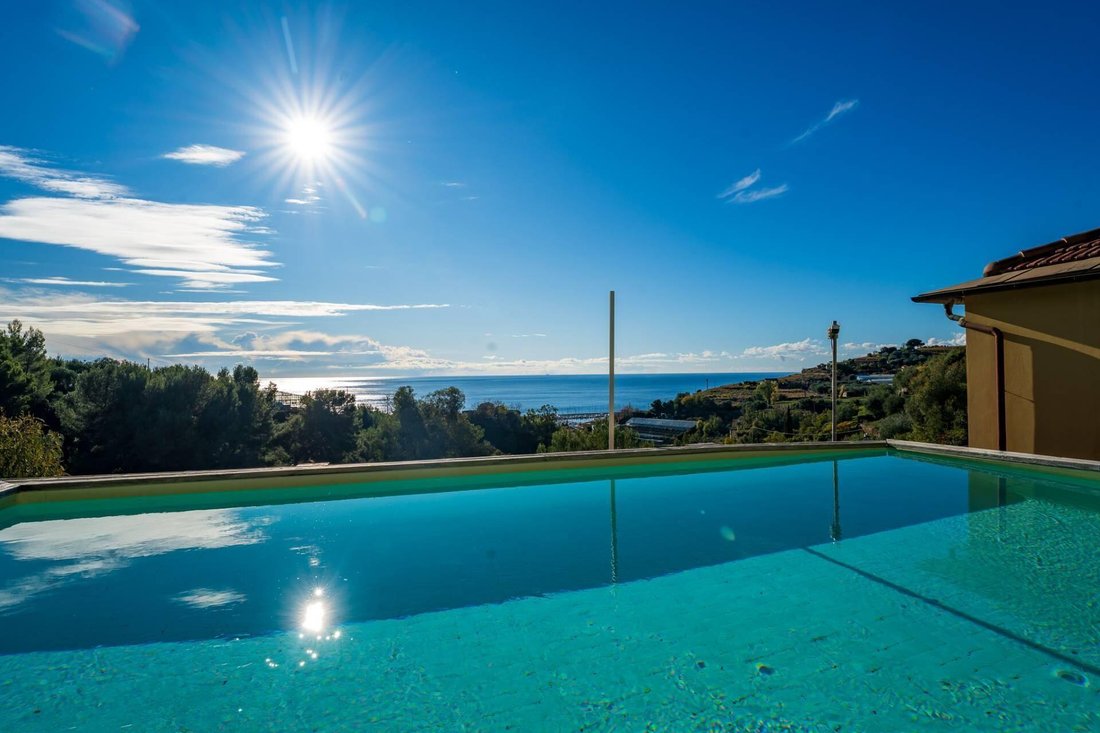 Villa in Cipressa, Liguria, Italy 3 - 18703676