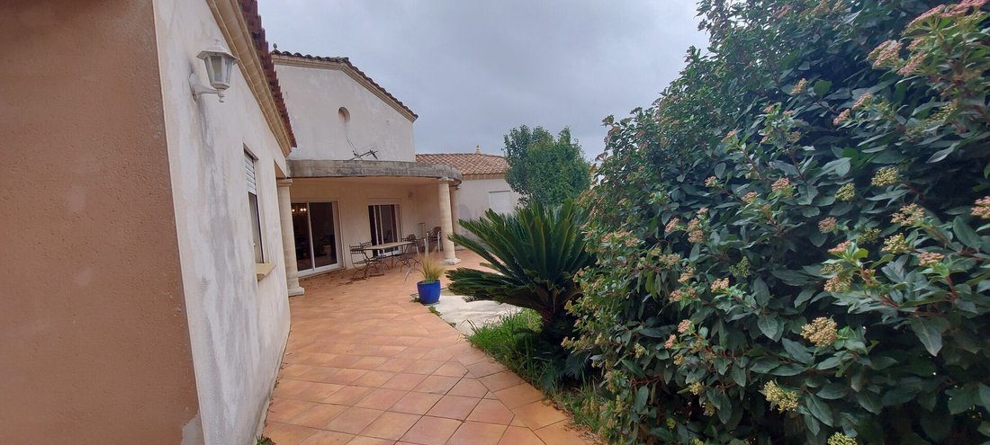 Villa in Générac, Occitania, France 2 - 18707417
