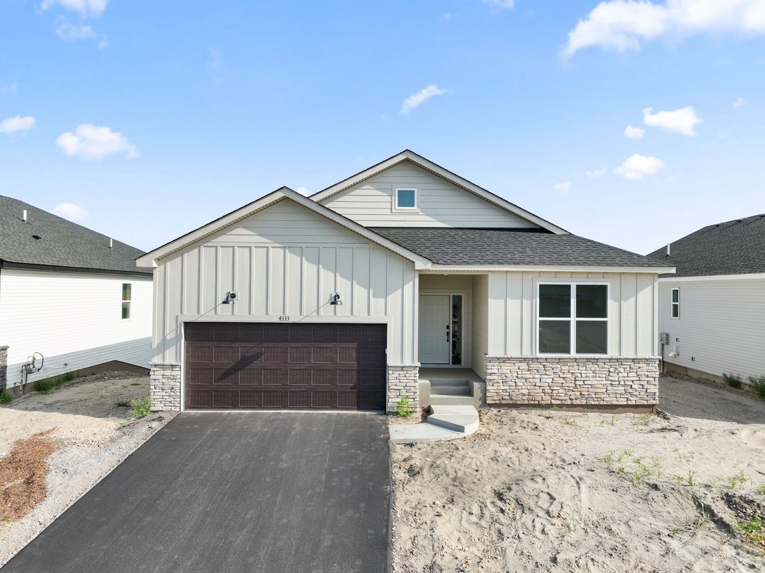 House in Blaine, Minnesota, United States 1 - 17950582