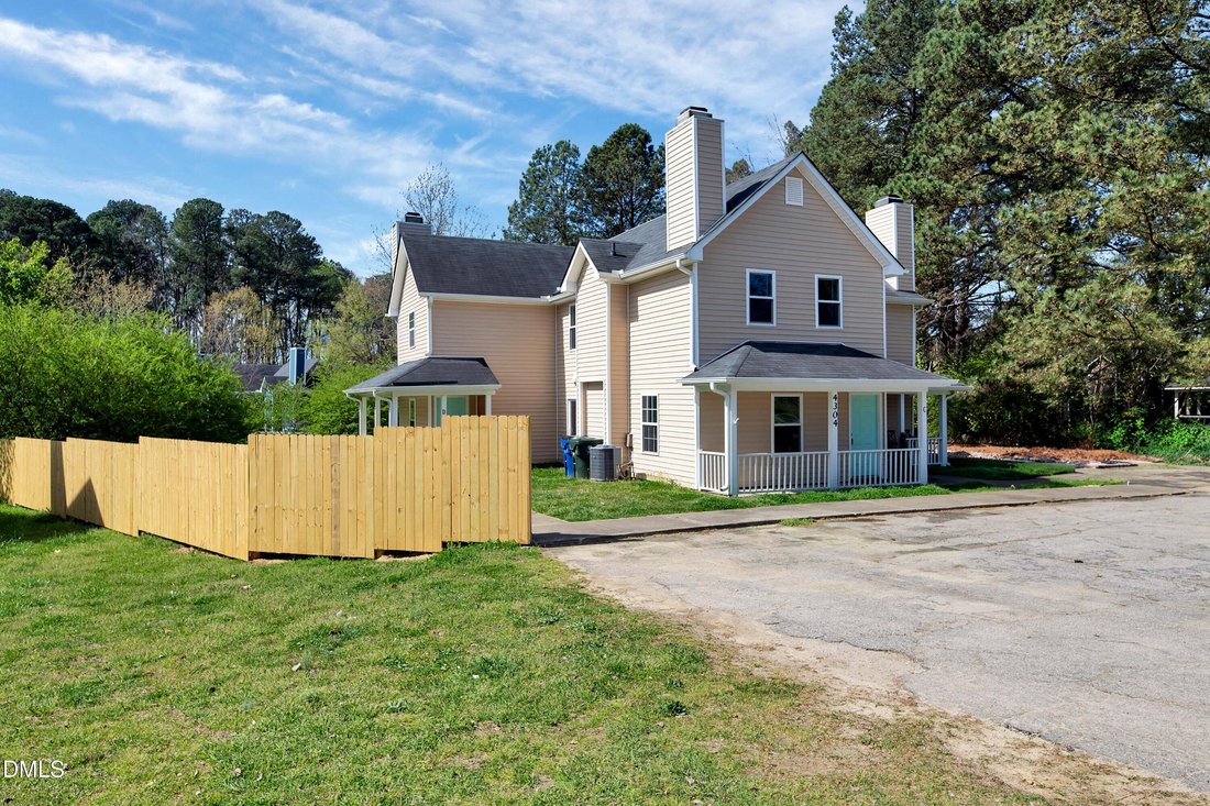 Raleigh, North Carolina, United States 2 - 18703396