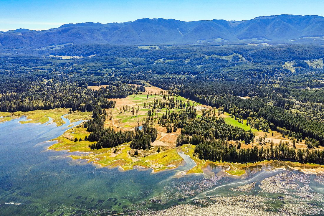 Land in Fanny Bay, British Columbia, Canada 1 - 18692994