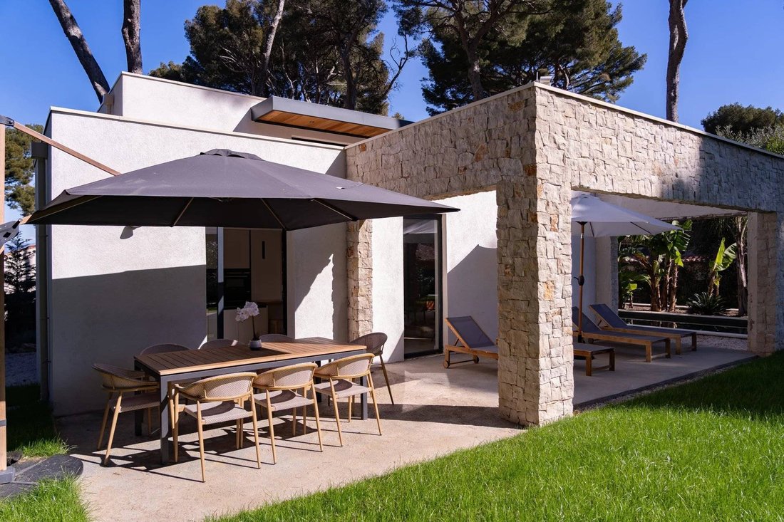 Villa in Antibes, Provence-Alpes-Côte d'Azur, France 4 - 18699041