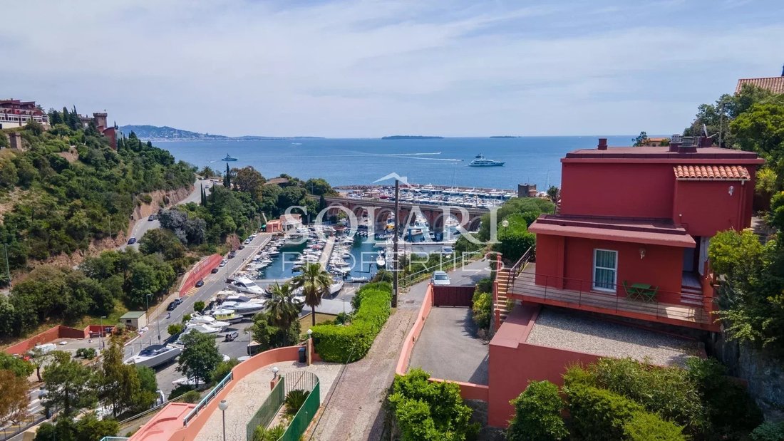 Villa in Théoule-sur-Mer, Provence-Alpes-Côte d'Azur, France 3 - 15699535