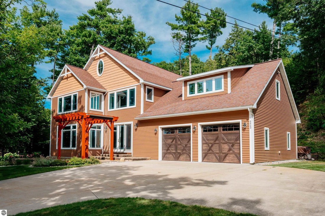 House in Traverse City, Michigan, United States 2 - 18708071