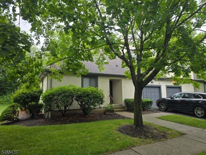 Condo in Basking Ridge, New Jersey, United States 1 - 18712254