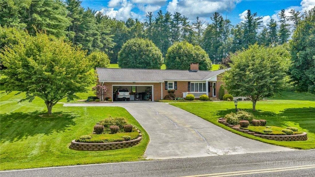 House in West Jefferson, North Carolina, United States 4 - 18247650