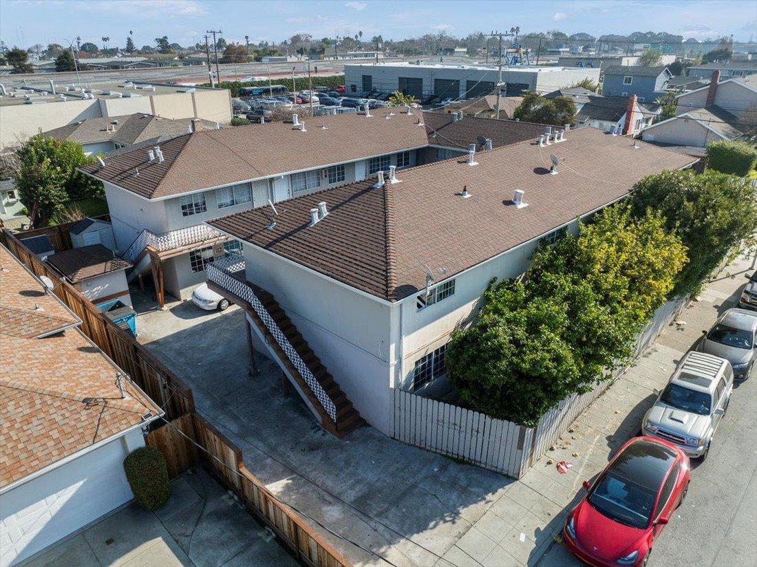 San Mateo, California, United States 4 - 18705625
