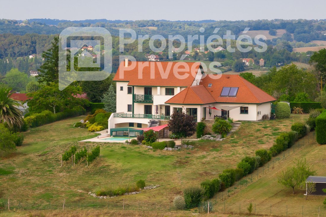 Villa in Salies-de-Bearn, Nouvelle-Aquitaine, France 1 - 18707425