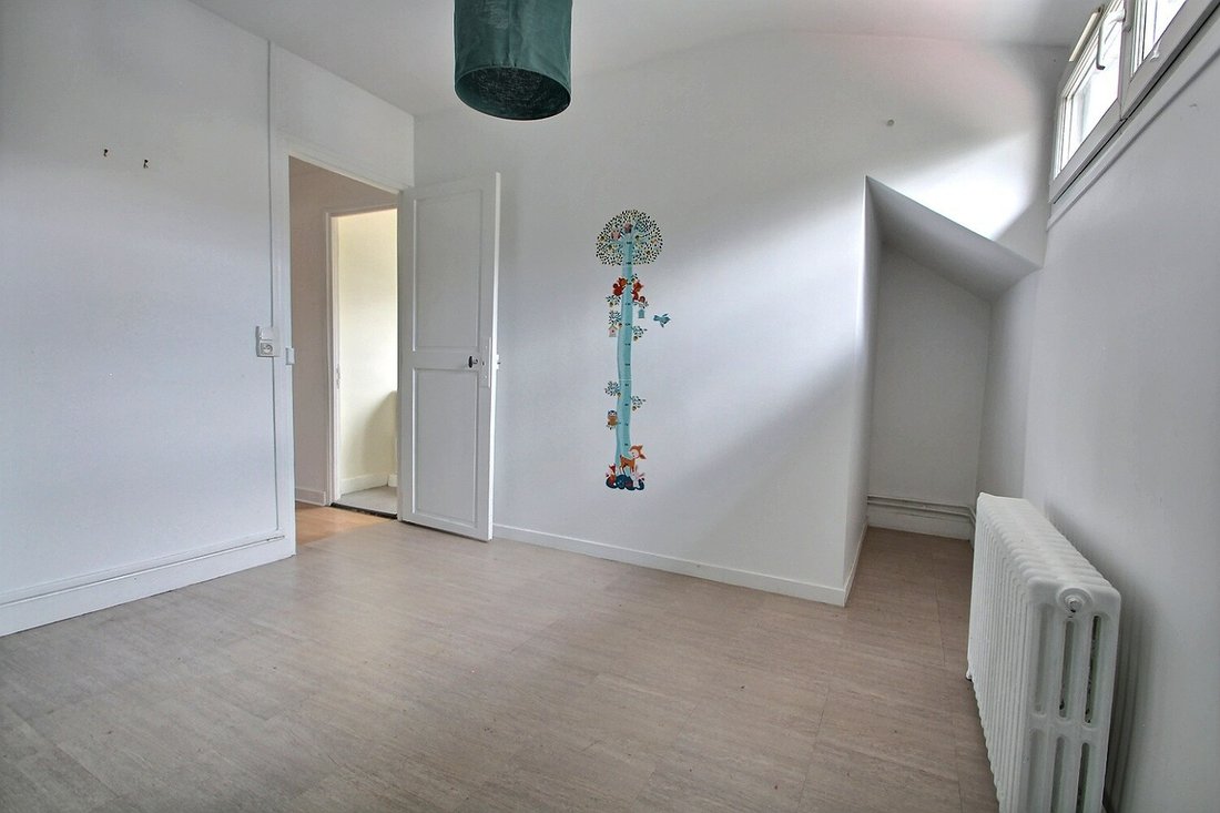 Villa in Centre, Nanterre, France 3 - 18710855