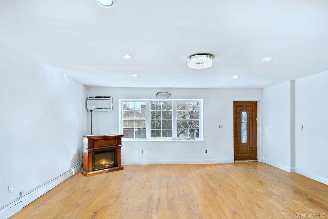 House in New York, New York, United States 4 - 18705728
