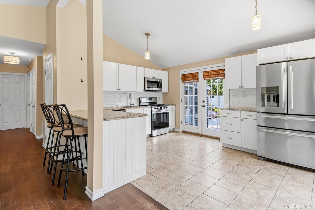 House in West Islip, New York, United States 4 - 18706894