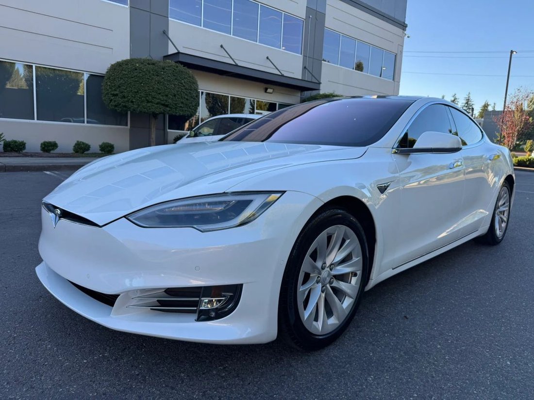 Sedan in Bellevue, WA, United States 4 - 18707438