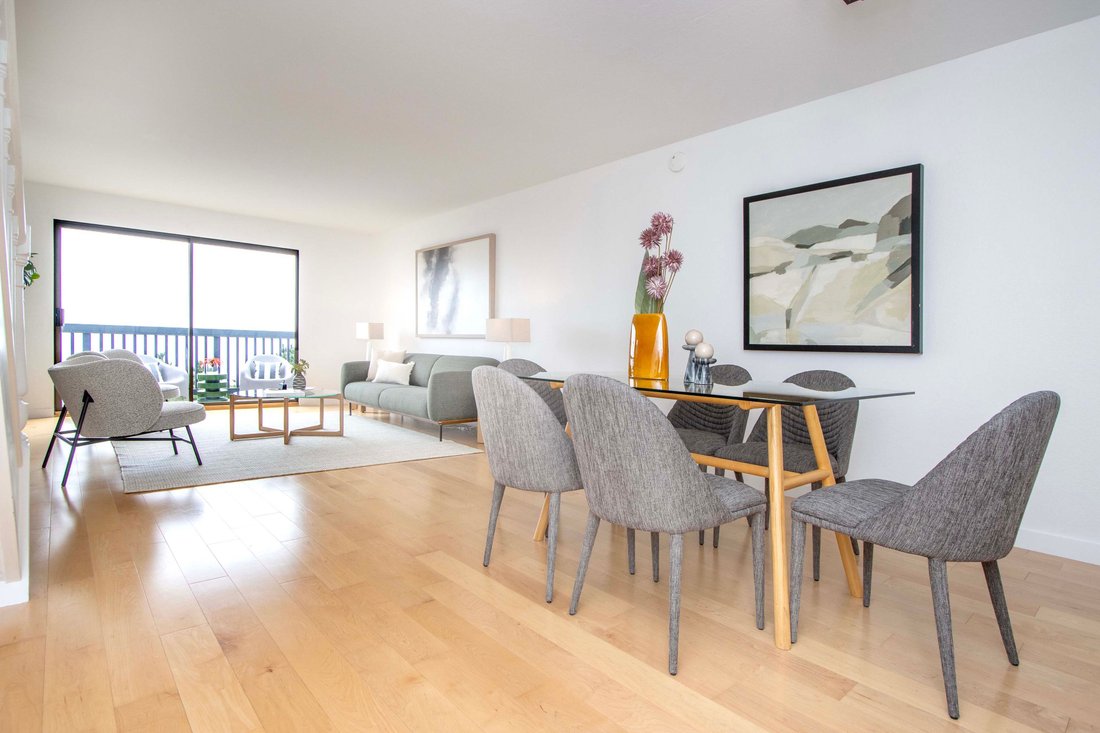 Condo in San Francisco, California, United States 3 - 18709036