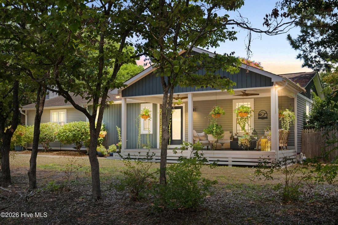 House in Oak Island, North Carolina, United States 5 - 18704515