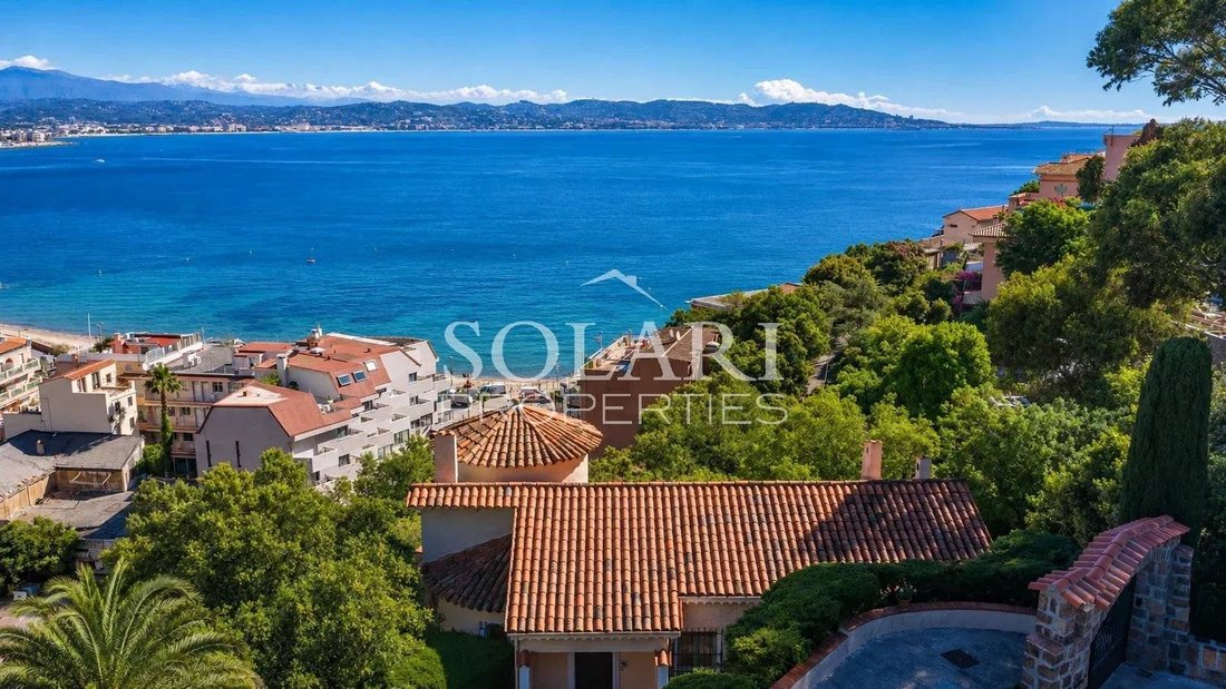 Villa in Théoule-sur-Mer, Provence-Alpes-Côte d'Azur, France 1 - 17865691