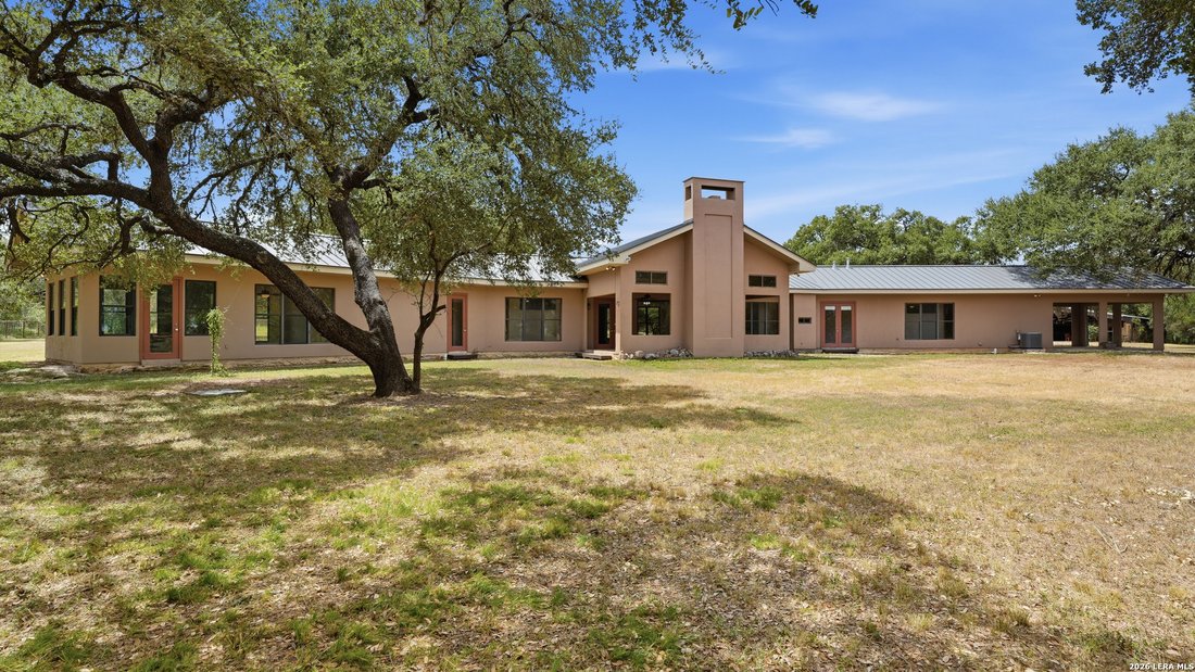 House in Seguin, Texas, United States 5 - 18713042