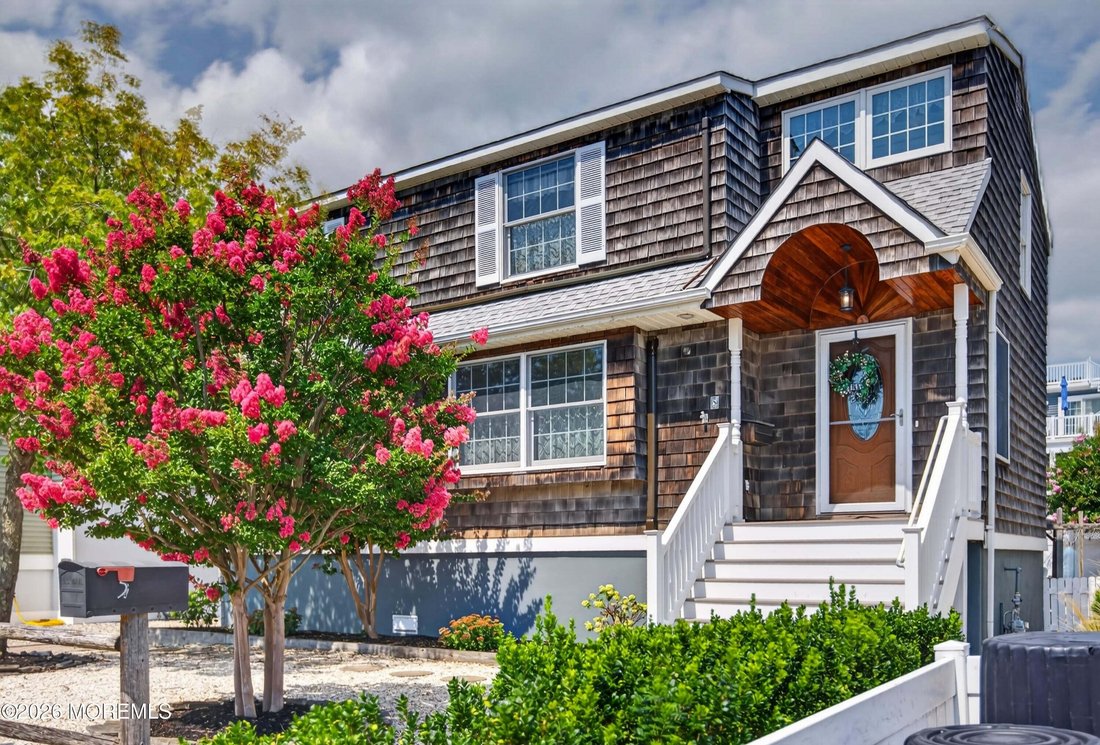 House in Ship Bottom, New Jersey, United States 1 - 18703329