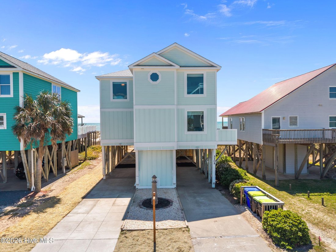 House in Oak Island, North Carolina, United States 1 - 18710235