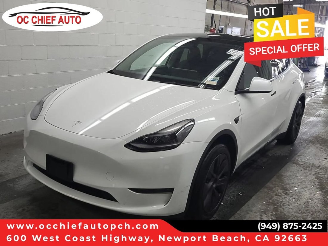 Suv in Newport Beach, CA, United States 1 - 18710558