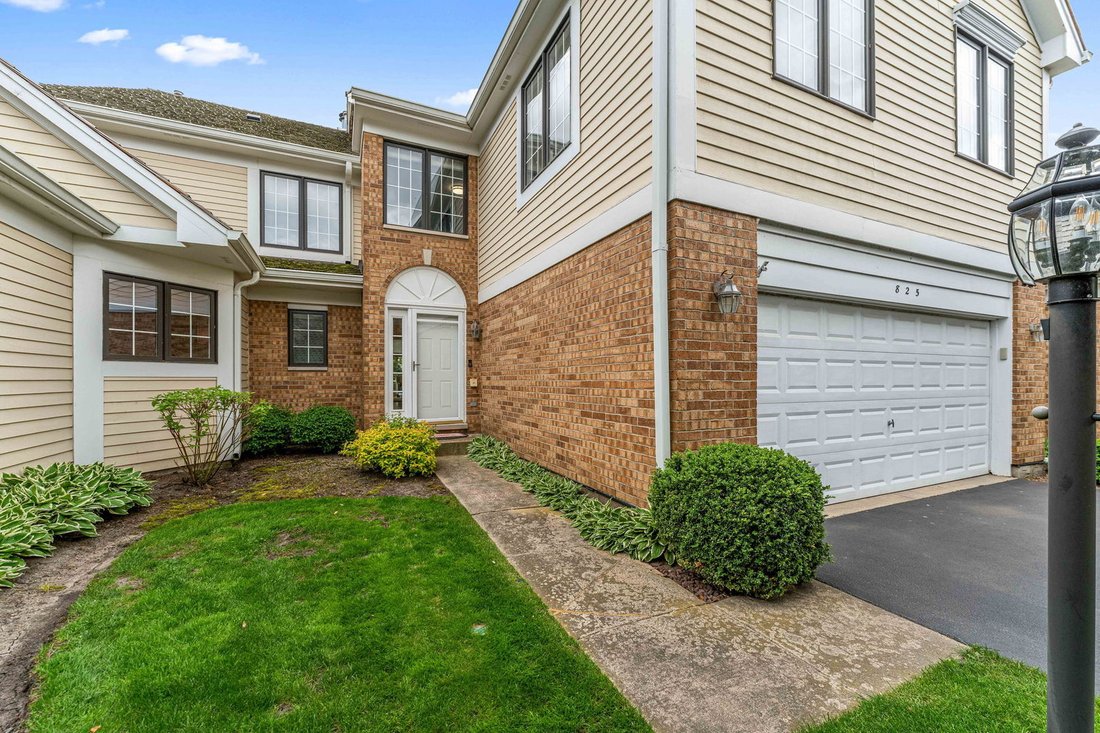 Condo in Libertyville, Illinois, United States 2 - 18706232