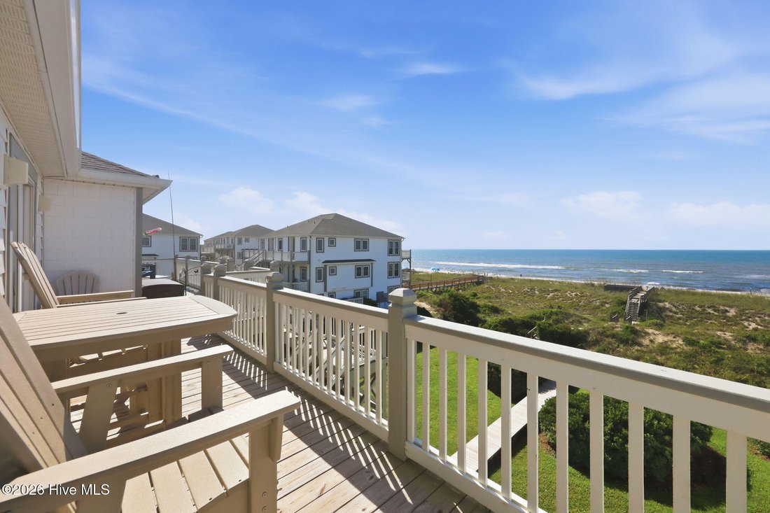 Condo in Emerald Isle, North Carolina, United States 1 - 18713945