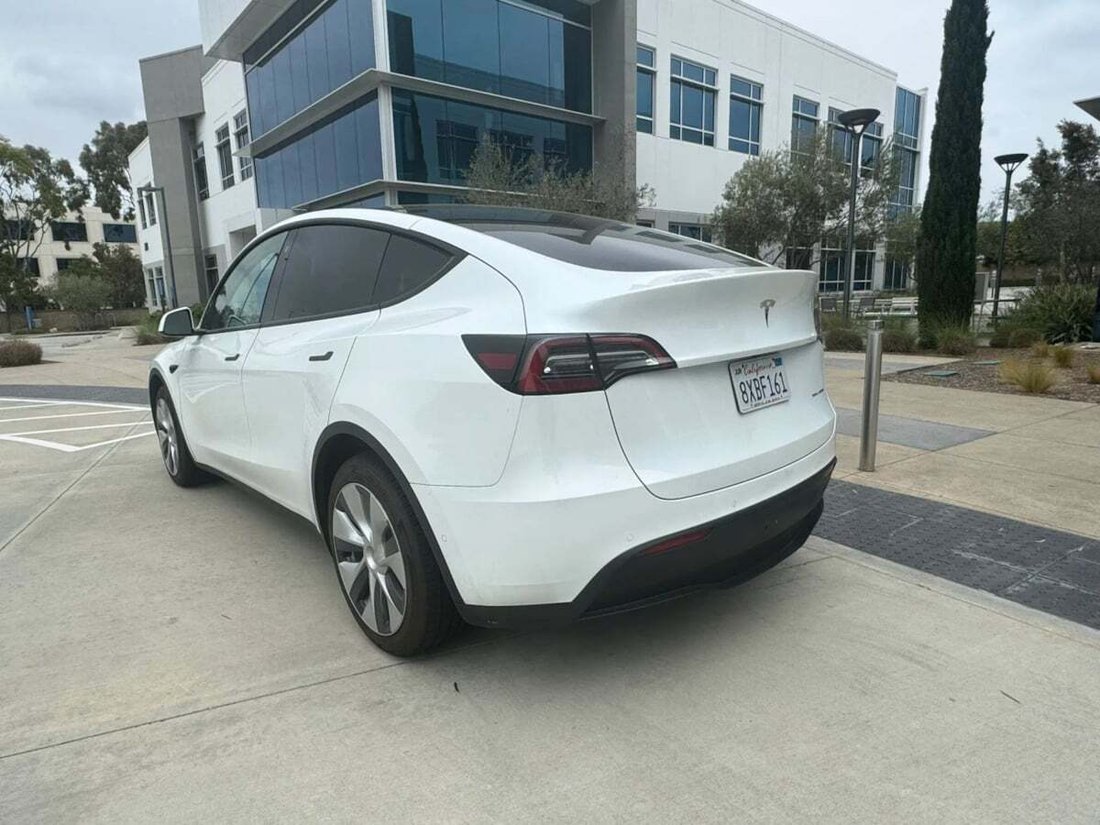 Suv in Newport Beach, CA, United States 5 - 18685513