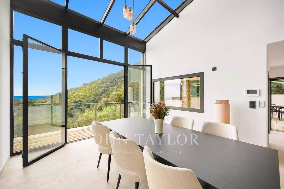 Estate in Nord, Cavalaire-sur-Mer, France 5 - 17719893