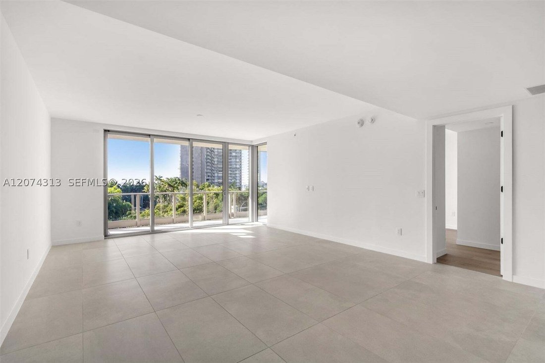 Condo in Miami, Florida, United States 3 - 18703096