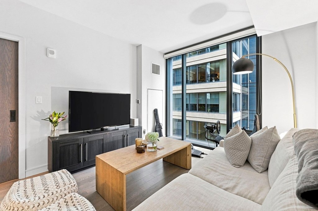 Condo in Boston, Massachusetts, United States 2 - 18706876