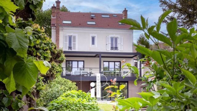 House in Fontainebleau, Ile-de-France, France 3 - 16327606
