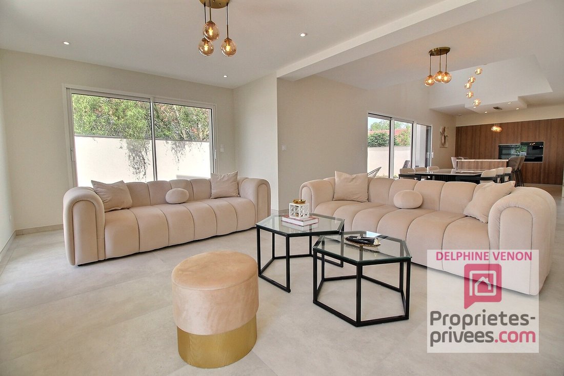 Villa in Chateauneuf-sur-Loire, Centre-Val de Loire, France 5 - 18709596