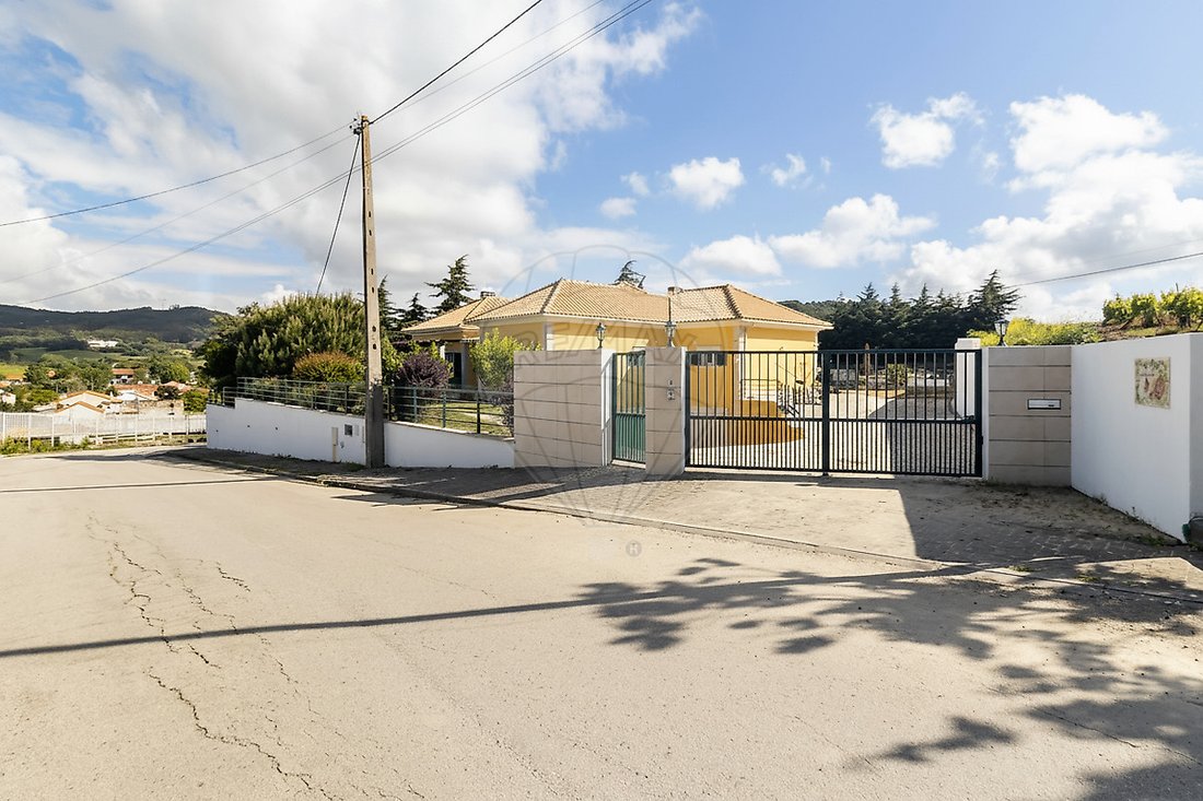 Villa in Santo Quintino, Lisbon, Portugal 2 - 18709377