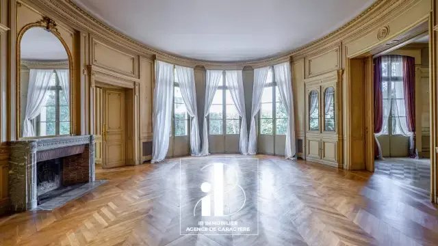 Estate in Fontainebleau, Ile-de-France, France 4 - 17629087