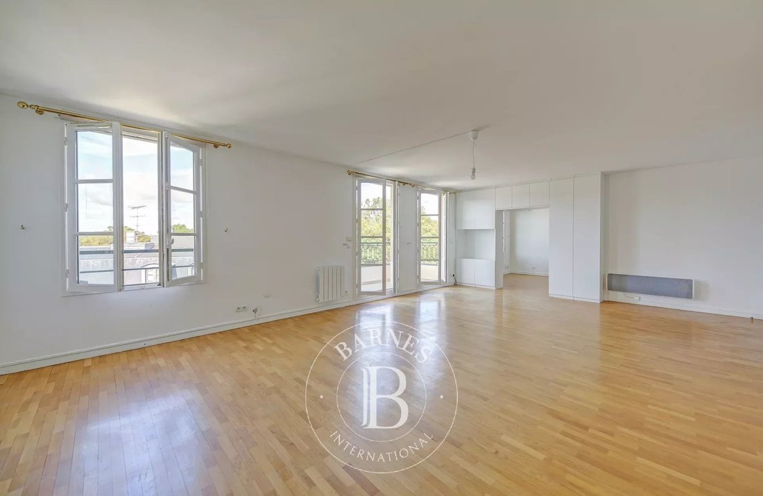 Apartment in Notre Dame, Versailles, France 3 - 18704058