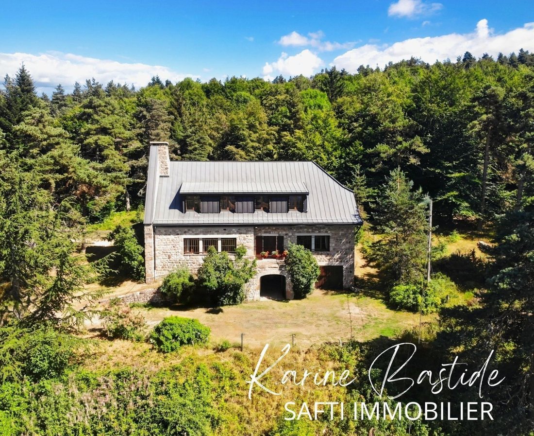 Maison à Le Lac-d'Issarlès, Auvergne-Rhône-Alpes, France 1 - 18713638