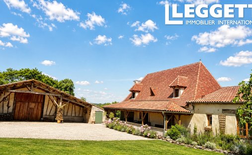 Corps de ferme à Lauzun, Nouvelle-Aquitaine, France 1