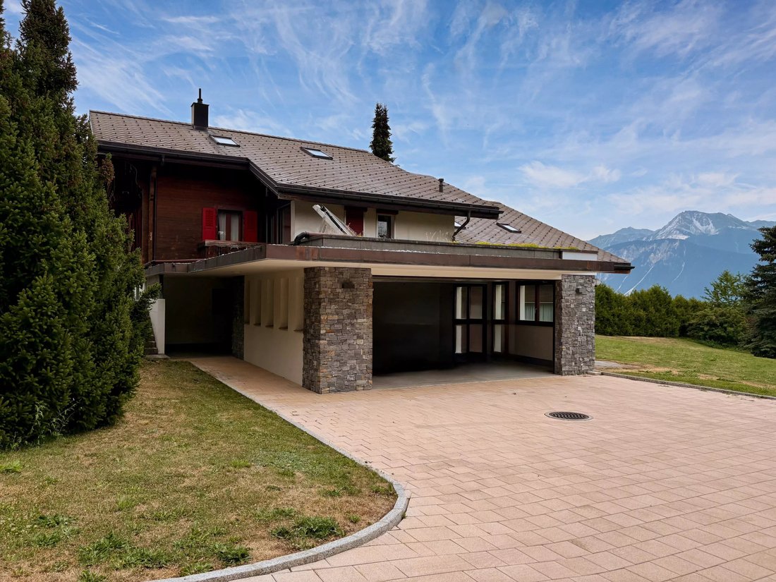 Chalet in Randogne, Crans-Montana, Switzerland 2 - 18714042