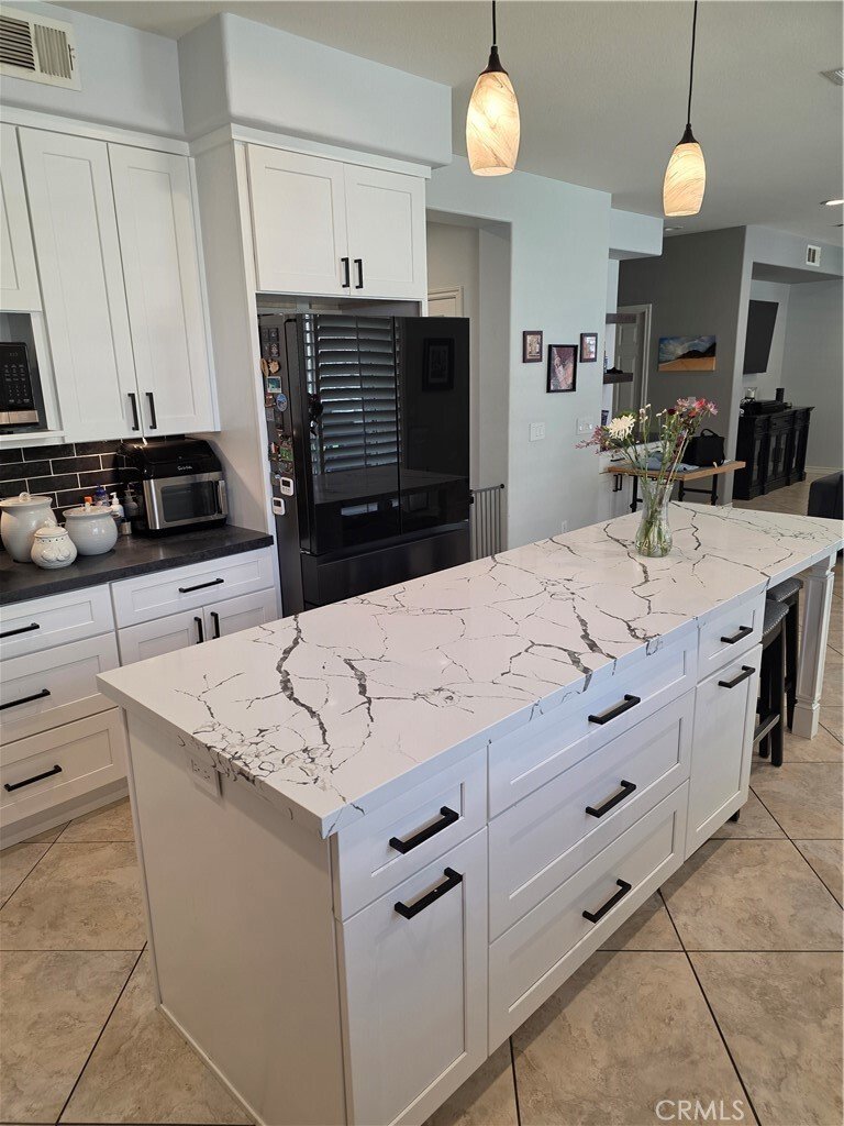 House in Fontana, California, United States 4 - 18707000