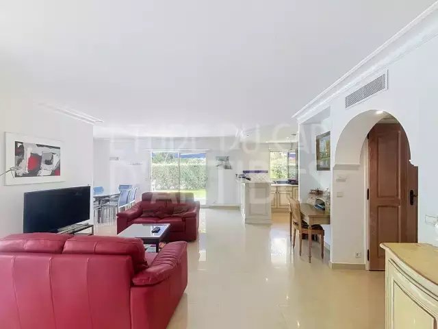 Apartment in Fontmerle, Antibes, France 3 - 18365947