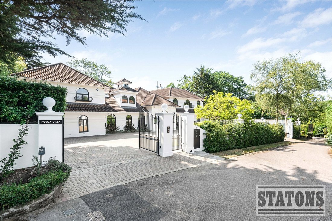 House in Barnet, England 1 - 18703088